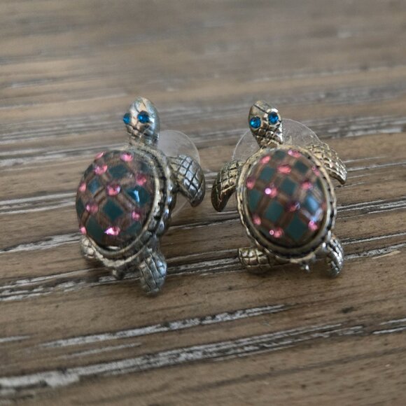 Betsey Johnson Jewelry - Betsey Johnson - Turtle Earrings - Used